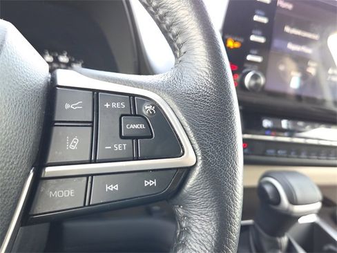 Used 2022 Toyota Sienna XLE image 24