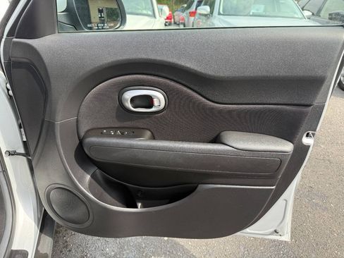 Used 2015 Kia Soul FWD image 31