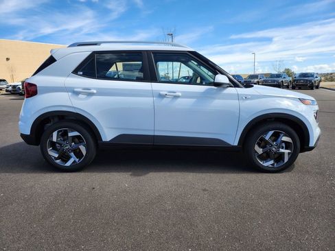 New 2026 Hyundai Venue SEL FWD image 3