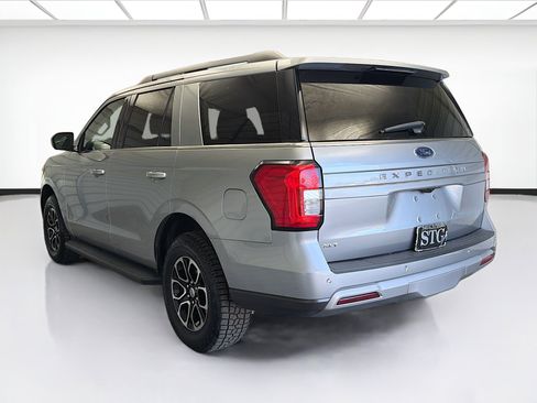 Used 2024 Ford Expedition XLT image 6