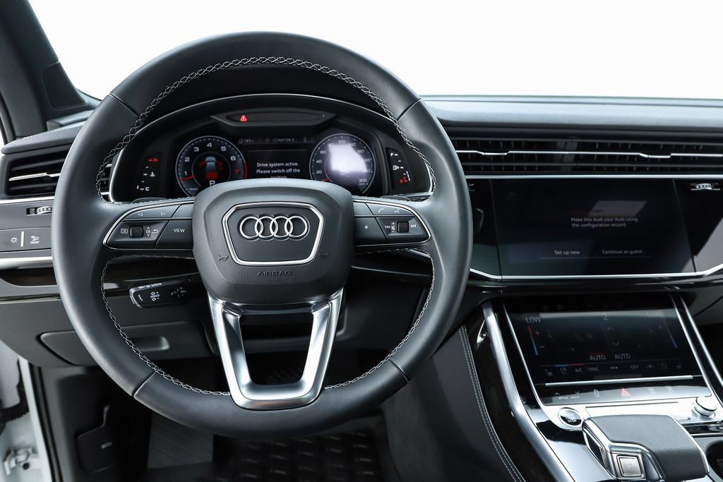 Used 2025 Audi Q7 3.0T Prestige w/ Prestige Package AWD/4WD image 44