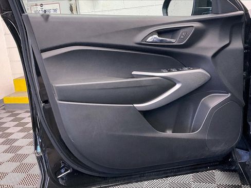 Used 2024 Chevrolet Trax LS w/ LS Convenience Package image 21