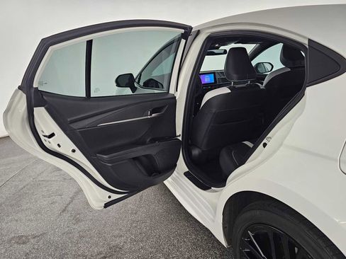 Used 2025 Toyota Camry SE image 15