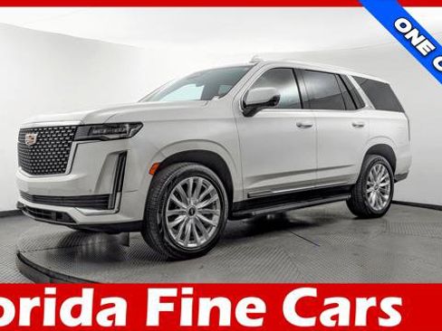 Used 2021 Cadillac Escalade Luxury RWD image 1