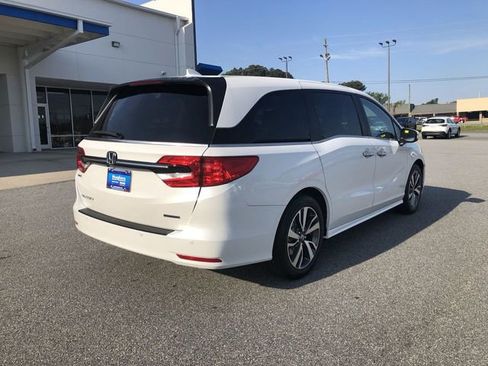 Used 2023 Honda Odyssey Touring image 5