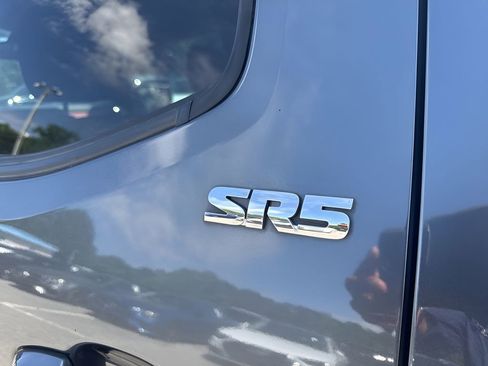 Used 2020 Toyota Tacoma SR5 RWD image 27