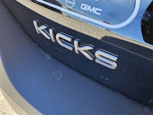 New 2026 Nissan Kicks SR image 9