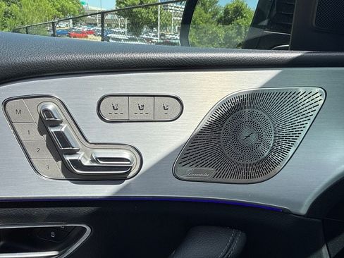 Used 2025 Mercedes-Benz GLE 350 4MATIC image 2