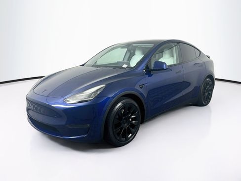 Used 2021 Tesla Model Y Long Range AWD/4WD image 3