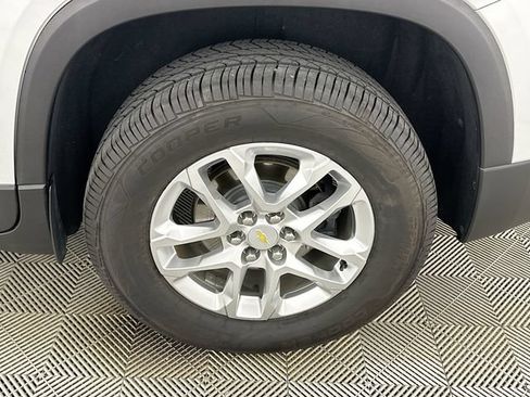 Used 2020 Chevrolet Traverse LT FWD image 23