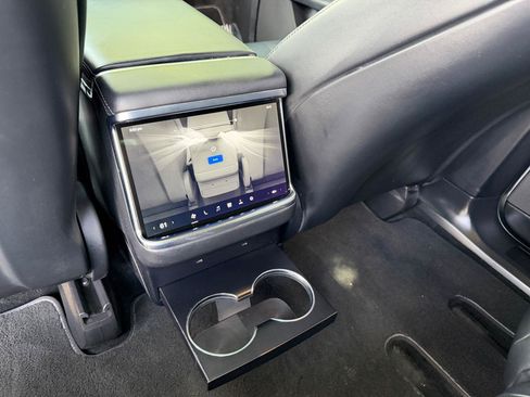 Used 2023 Tesla Model X AWD/4WD image 19