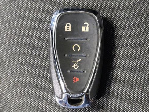 Used 2018 Chevrolet Equinox LT image 32