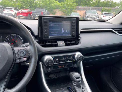 Used 2021 Toyota RAV4 XLE w/ Convenience Package FWD image 7