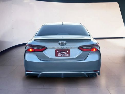Used 2022 Toyota Camry SE FWD image 4