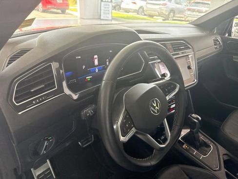 Used 2023 Volkswagen Tiguan SE R-Line FWD image 16