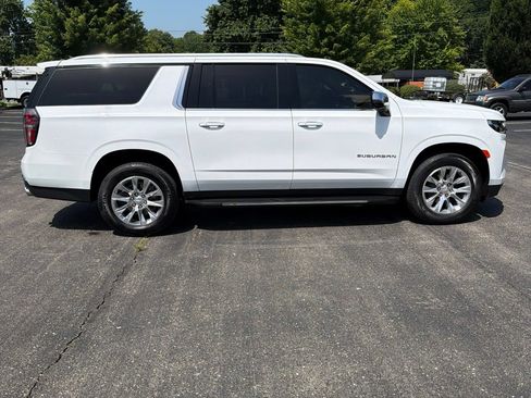 Used 2023 Chevrolet Suburban Premier AWD/4WD image 6
