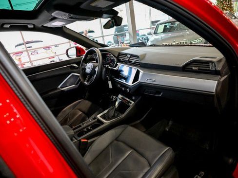 Used 2022 Audi Q3 2.0T Premium image 24