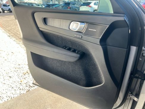 Used 2023 Volvo XC40 B5 Ultimate w/ Protection Package Premier image 14