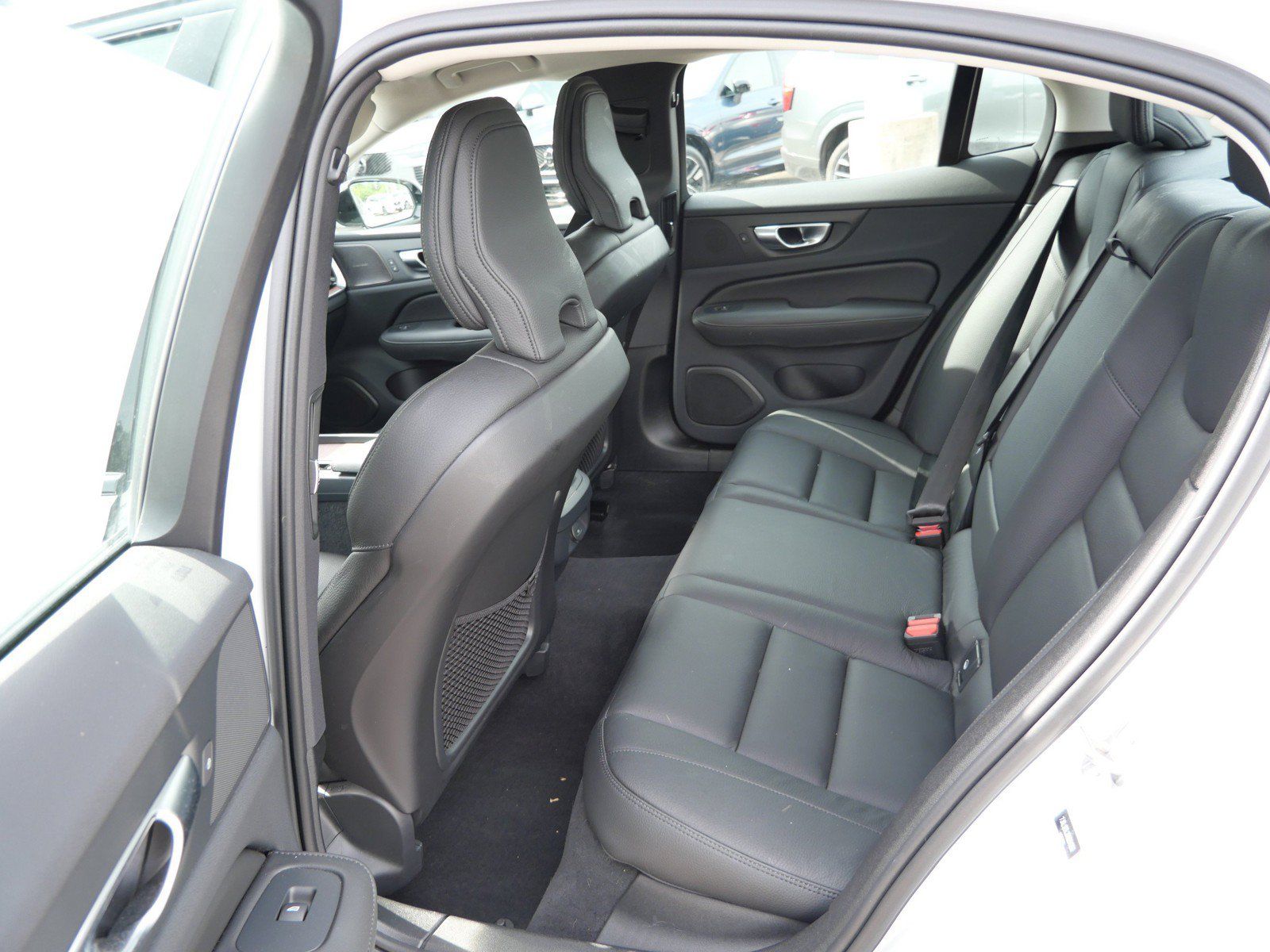 Certified 2024 Volvo S60 B5 Plus w/ Climate Package AWD/4WD image 11