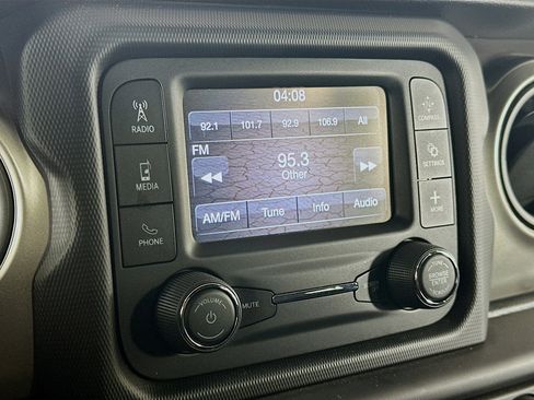 Used 2018 Jeep Wrangler Unlimited Sport S image 21