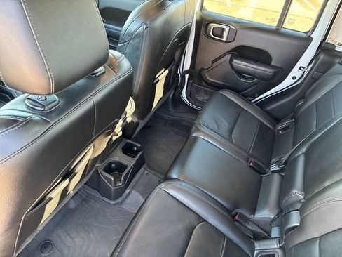 Used 2022 Jeep Gladiator Sport AWD/4WD image 10