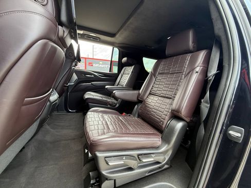 Used 2023 Cadillac Escalade ESV Sport Platinum w/ LPO, ONYX Package RWD image 25