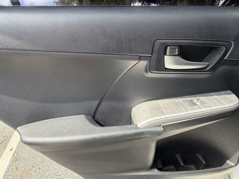 Used 2013 Toyota Camry SE FWD image 27
