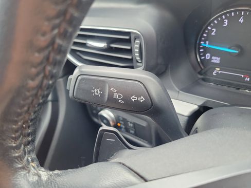 Used 2020 Ford Explorer XLT w/ Equipment Group 202A AWD/4WD image 29