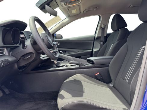 Used 2023 Hyundai Elantra SEL FWD image 10
