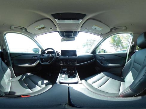 Used 2026 Nissan Rogue SL FWD image 39