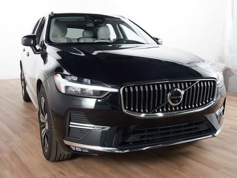Certified 2023 Volvo XC60 B5 Plus w/ Climate Package AWD/4WD image 3