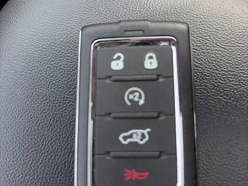Used 2025 Jeep Grand Cherokee Limited w/ Luxury Tech Group II AWD/4WD image 21