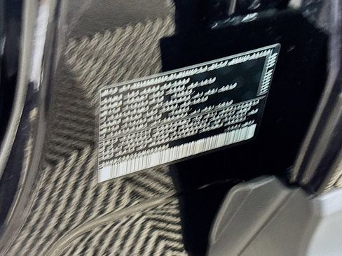 New 2025 Volkswagen Taos SE image 25