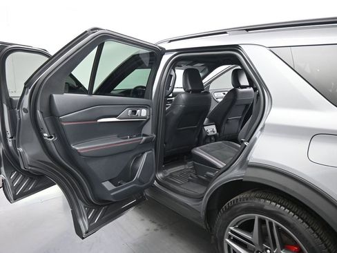 Used 2025 Ford Explorer ST w/ Sun And Sound Package AWD/4WD image 21