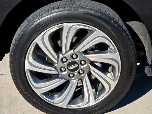 Used 2024 Lincoln Navigator Reserve image 9