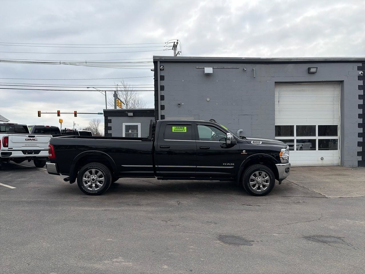 Used 2024 RAM 3500 Limited AWD/4WD image 2
