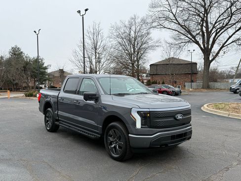 Used 2024 Ford F150 Lightning Flash image 23
