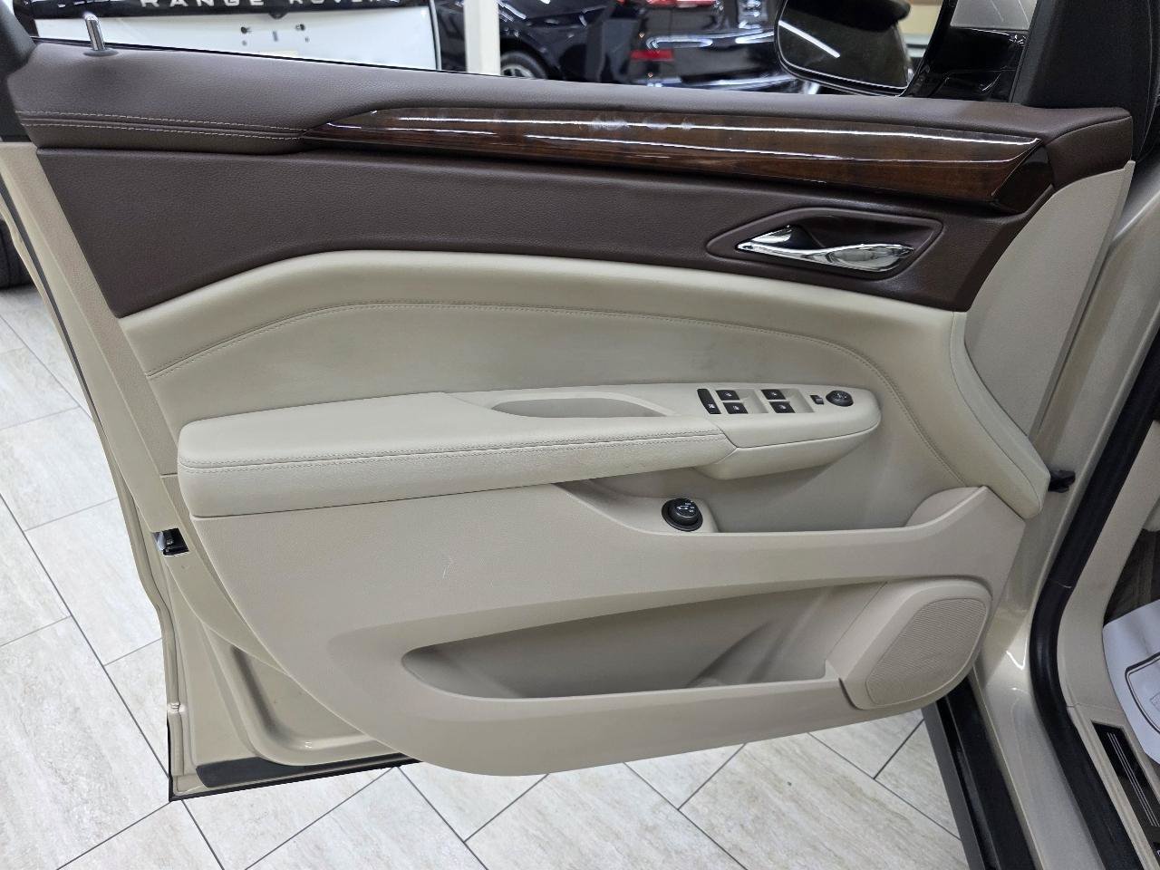 Used 2011 Cadillac SRX Luxury FWD image 39