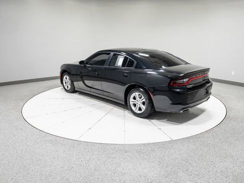 Used 2019 Dodge Charger SXT RWD image 31