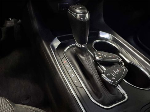 Used 2020 Chevrolet Traverse LT w/ Driver Confidence II Package image 27