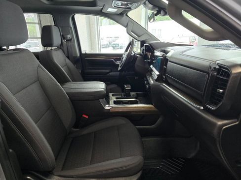 Used 2025 Chevrolet Silverado 1500 LT Trail Boss w/ Convenience Package II AWD/4WD image 47
