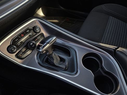 Used 2021 Dodge Challenger SXT image 21