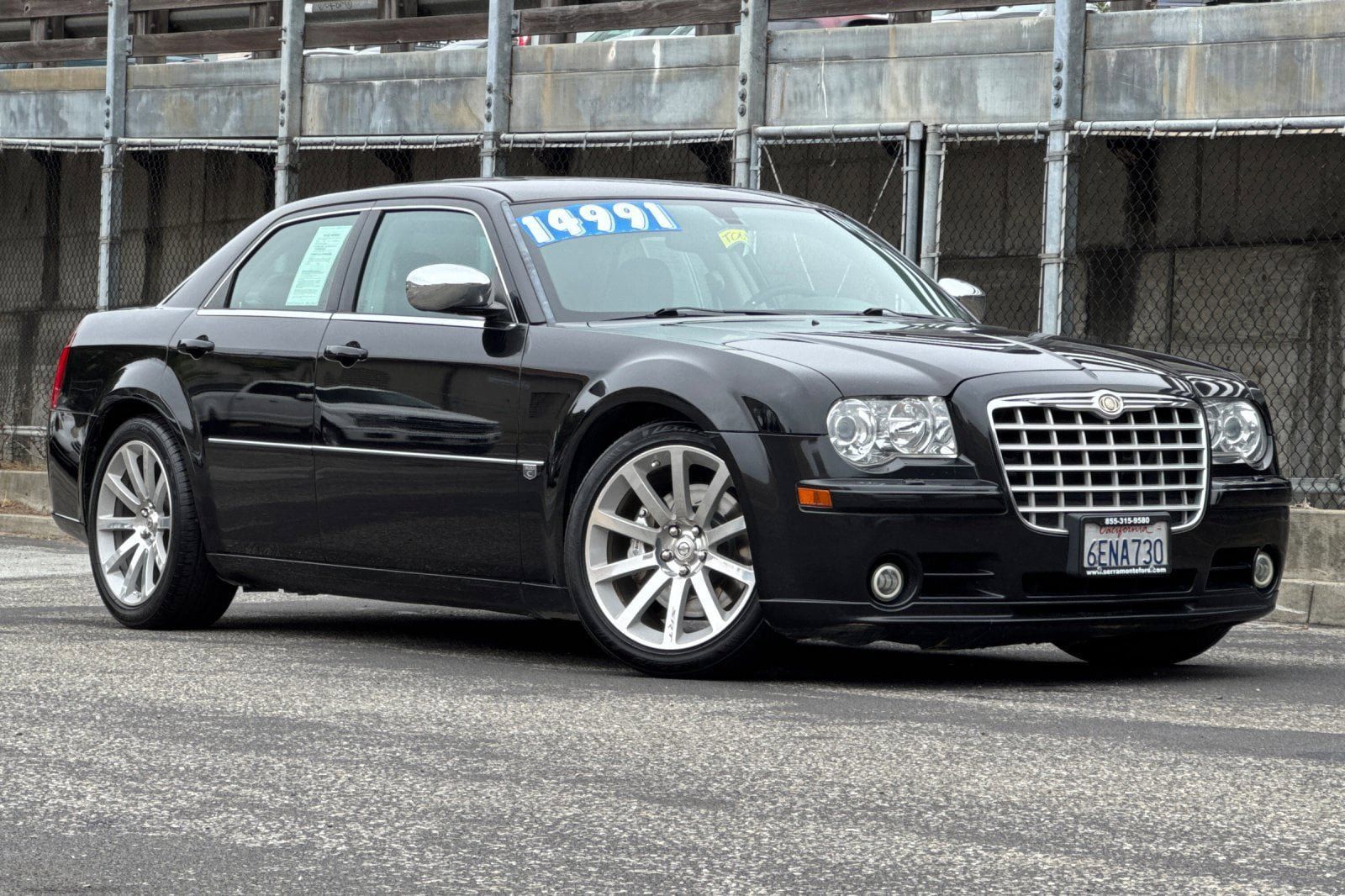 Used 2007 Chrysler 300 SRT8 w/ SRT Option Group II RWD image 2