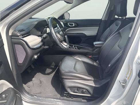Used 2022 Jeep Compass Limited AWD/4WD image 11