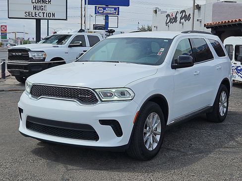 Used 2024 Dodge Durango SXT image 2