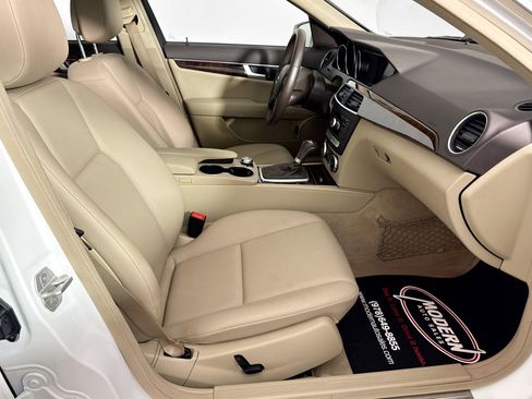 Used 2013 Mercedes-Benz C 300 4MATIC Sedan image 29