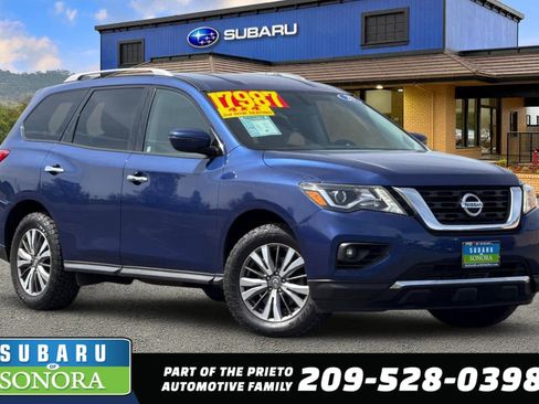 Used 2020 Nissan Pathfinder SV AWD/4WD image 1