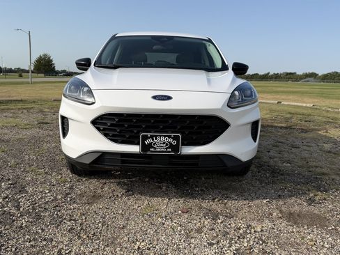 Used 2022 Ford Escape SE w/ SE Sport Appearance Package AWD/4WD image 13