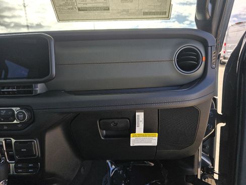 New 2026 Jeep Gladiator Mojave image 24