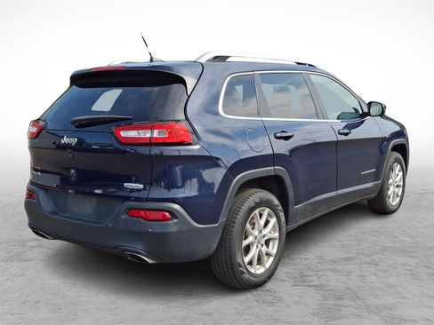 Used 2015 Jeep Cherokee Latitude AWD/4WD image 6